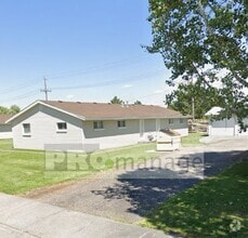 Building Photo - Cambridge Dr. (629 &amp; 637)