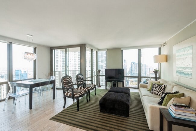 Building Photo - 2 E Erie St