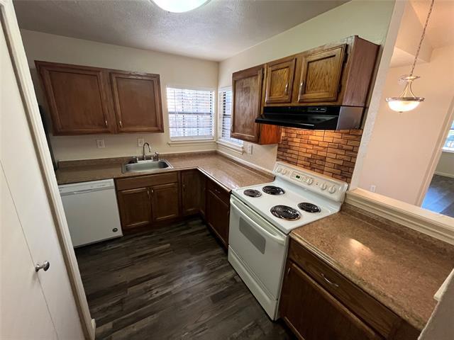 Building Photo - 2450 Sunflower Dr