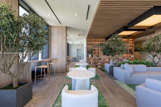 Building Photo - 23 NE 17th Ter