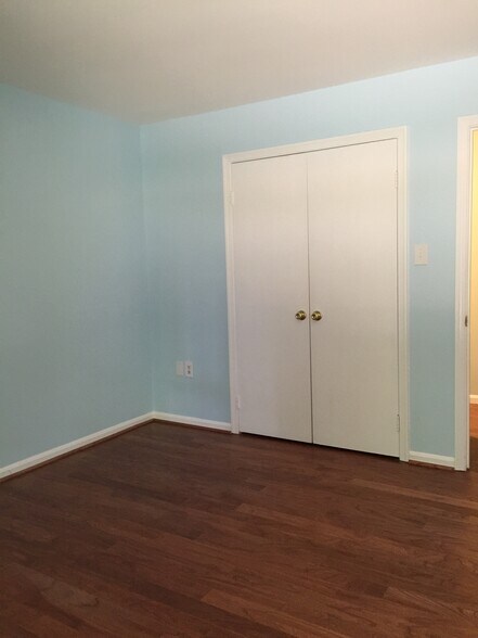 Second Bed - closet - 3766 Persimmon Cir
