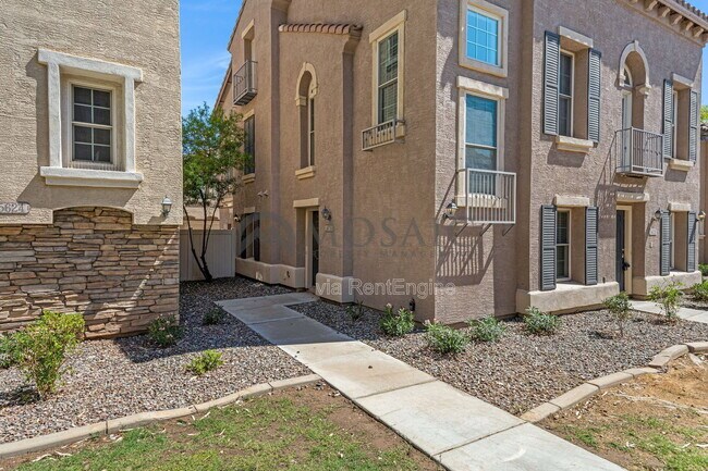 Building Photo - 5626 S 21st Pl