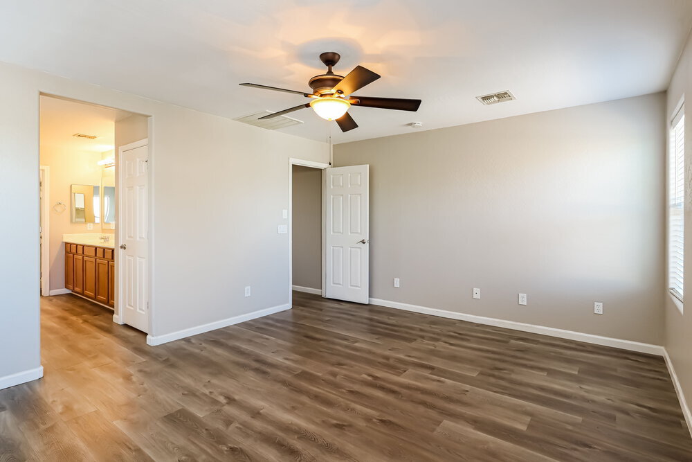 Building Photo - 2550 W Gaby Rd