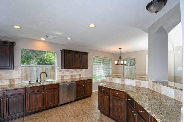 Building Photo - 55 Shimmer Pond Pl