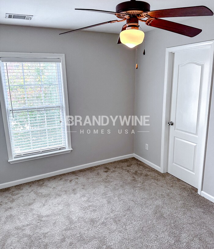 Building Photo - 5209 Lakerock Dr SW