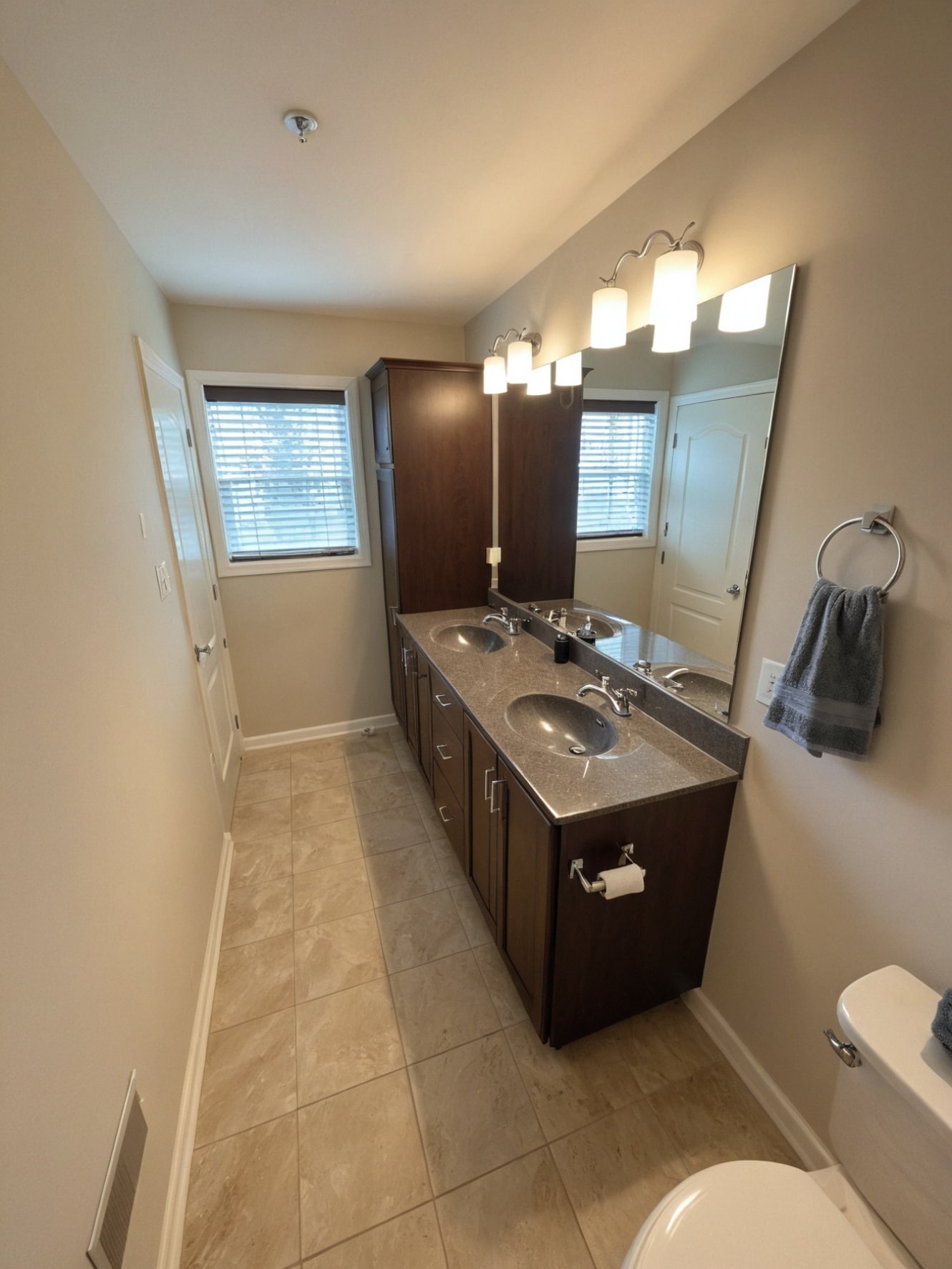 Building Photo - 680 Freedom Dr