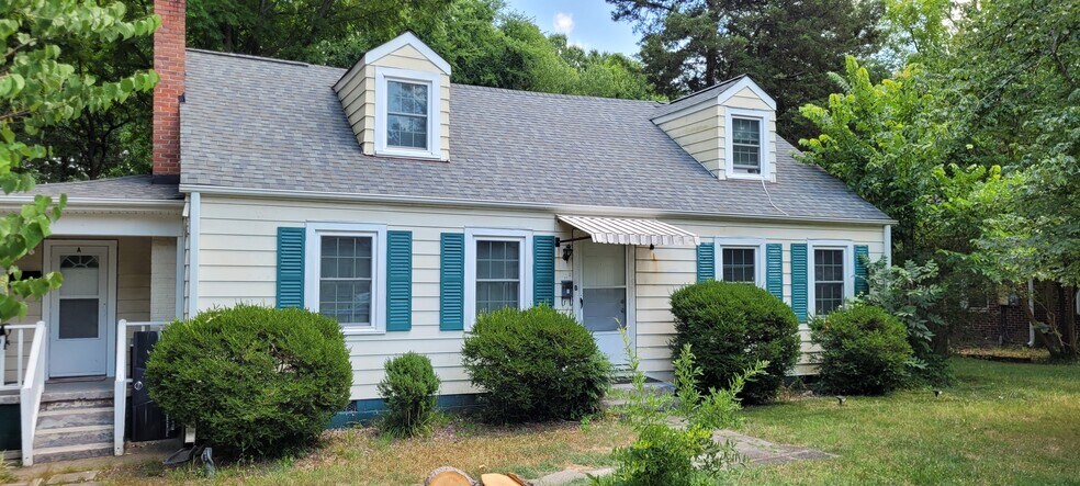 Primary Photo - 1561 Lovett St