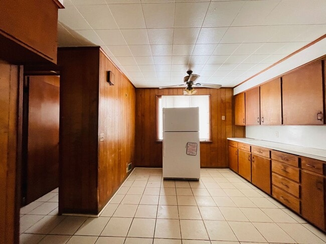 Building Photo - DREAM LOCATION !! LOOKS LIKE PRIVET ROAD !!!