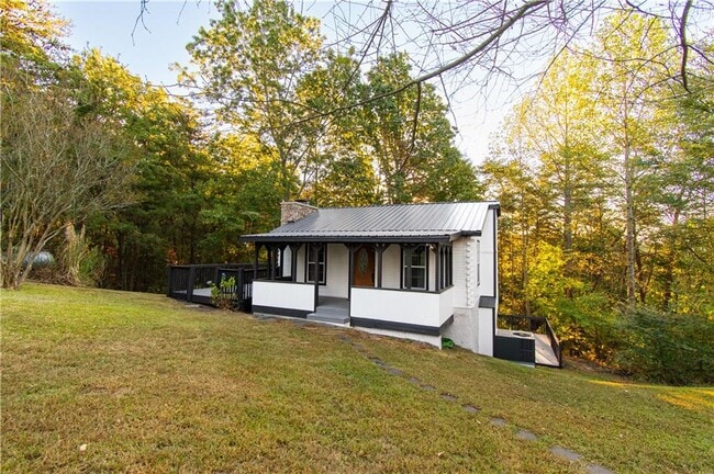 Building Photo - 250 Nottingham Wy