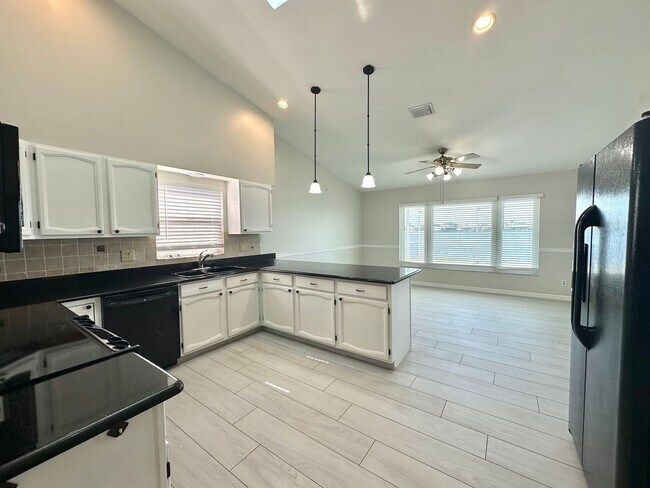 Building Photo - Beautiful Waterfront 3 Bed 2 Bath Home With Heated Pool, Washer/Dryer In Unit & More!