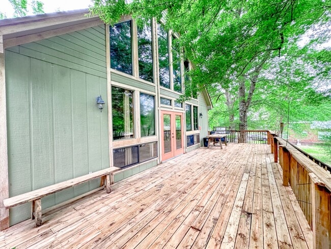 Building Photo - 652 Humphries Cove Rd