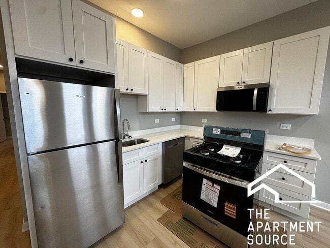 Building Photo - 4007 W School St