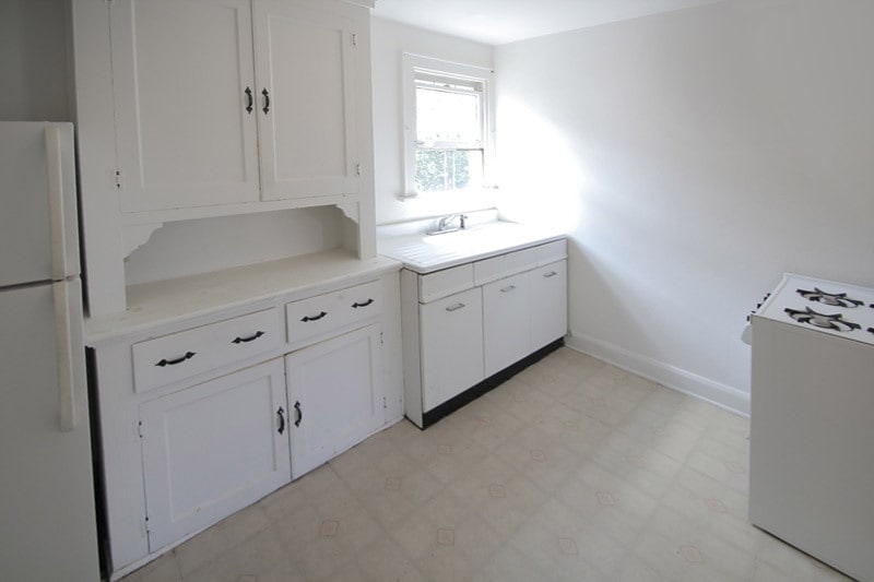 Building Photo - 8009 St Lawrence Ave