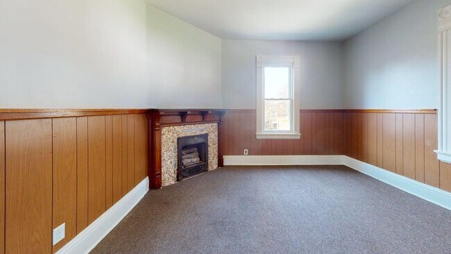 Building Photo - 1120 6th St NW