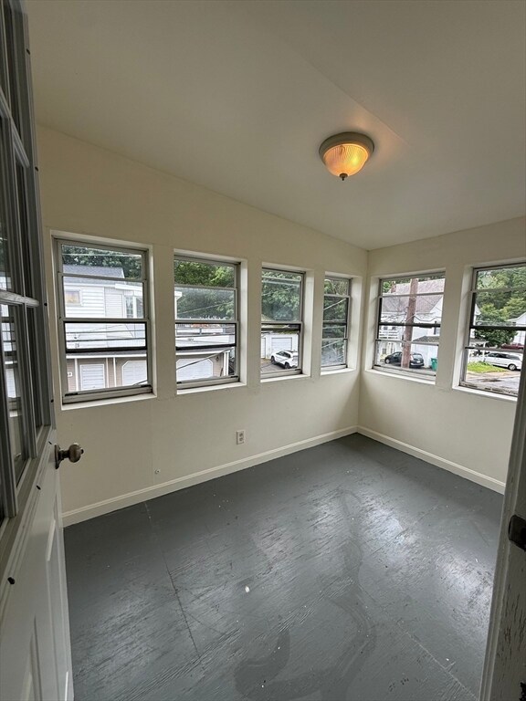 Building Photo - 229 Rollstone St