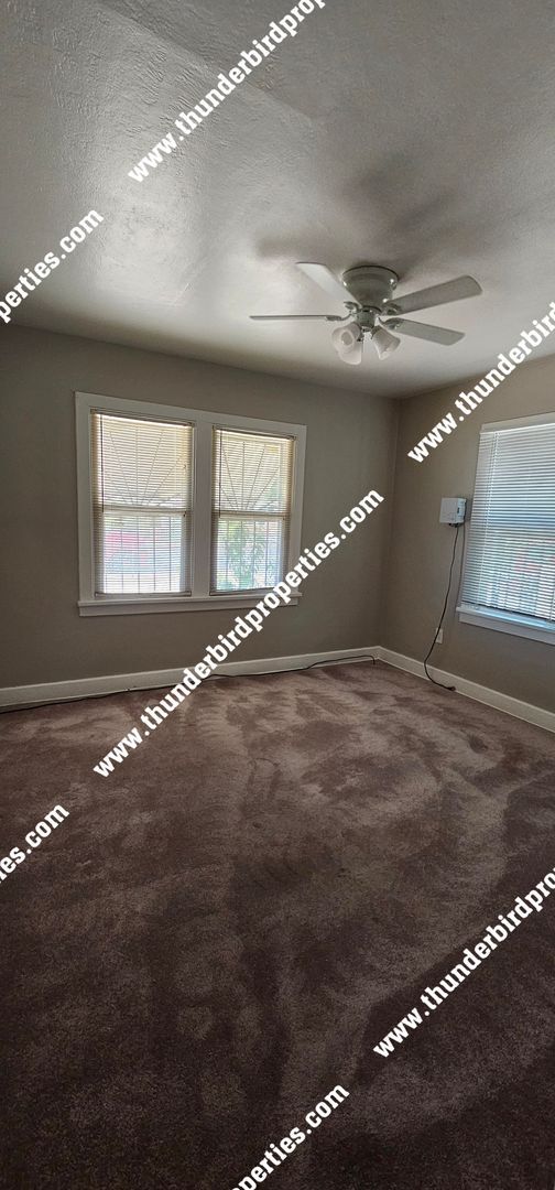 Building Photo - 607 Delamar Ave NW