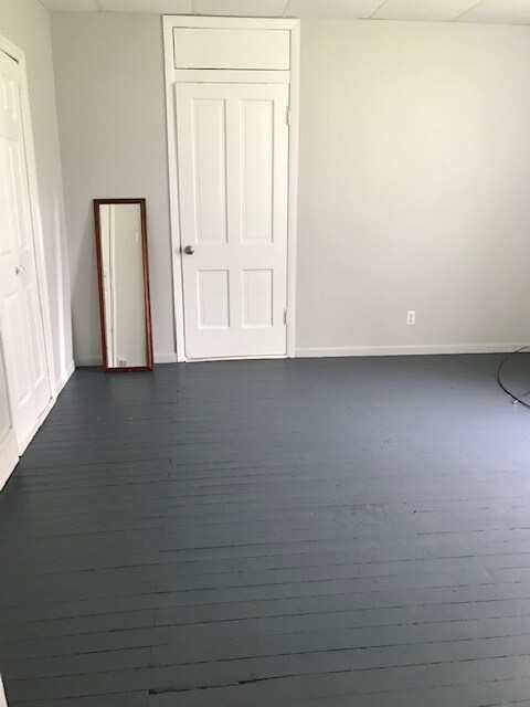 Building Photo - 210 E Main St