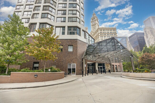 Building Photo - 405 N Wabash Ave
