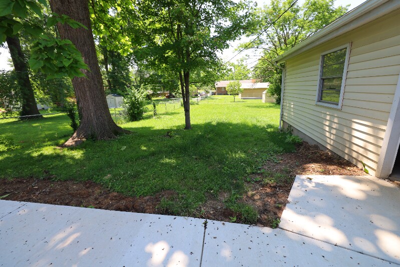 Building Photo - 1041 Martha Ln