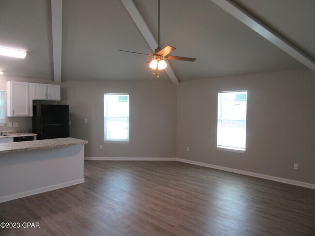 Building Photo - 1300 Grace Ave