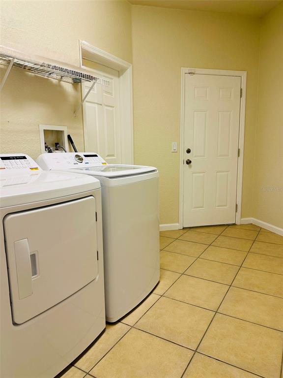 Building Photo - 4989 Bond St W