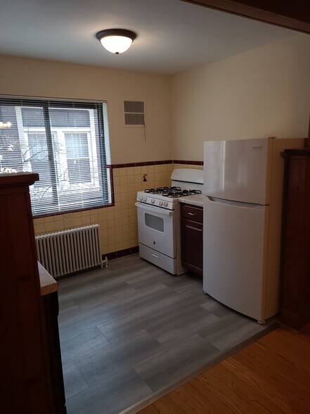 Building Photo - 234 Woolper Ave