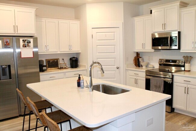 Building Photo - 5709 Friesian Dr