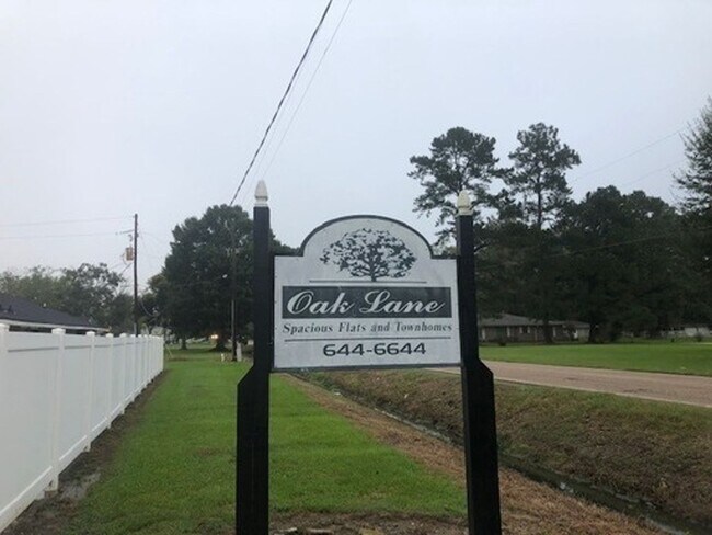 Building Photo - 2BR Units in Gonzales  $975