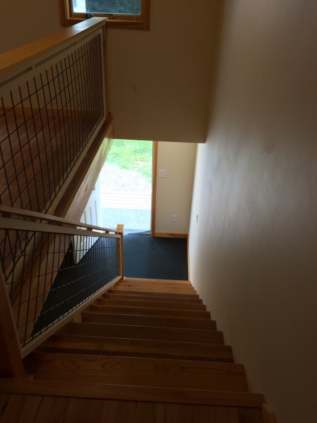 Building Photo - 131 Lakeside Dr