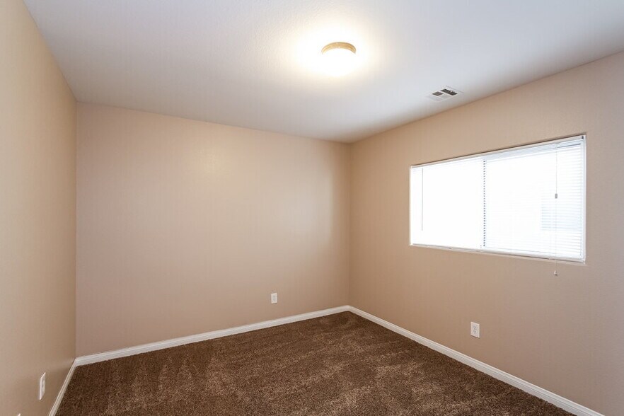 Building Photo - 10293 Burning Bush St