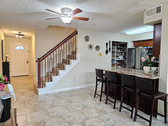 Building Photo - 1806 Saxony Ln