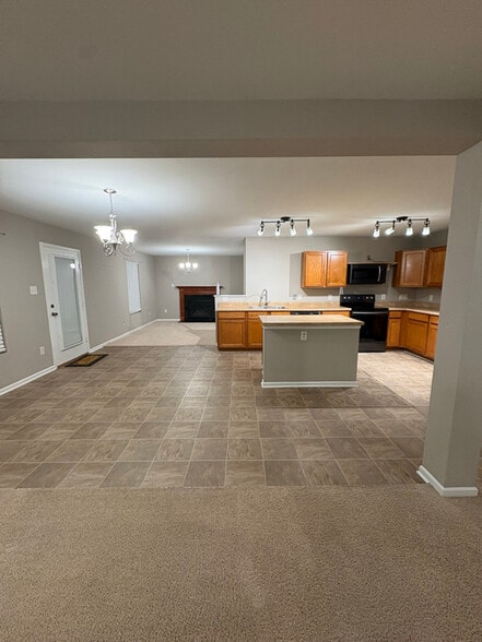 Building Photo - 722 Sinclair Dr