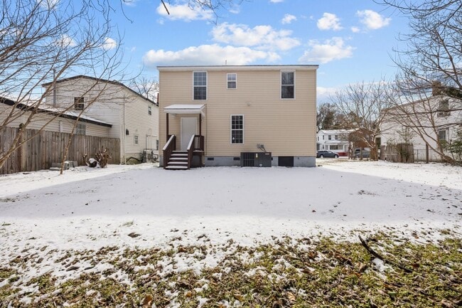 Building Photo - Portsmouth/5 bed 2 bath/Ready for quick move in!!