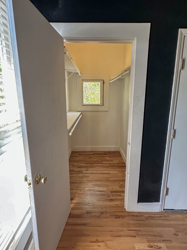 Building Photo - Charming 2-Bed, 1-Bath Duplex Near MSU and Downtown