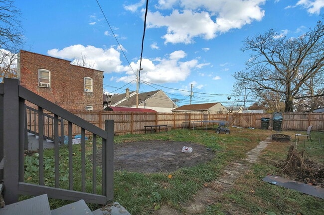 Building Photo - 1216 Atcheson St