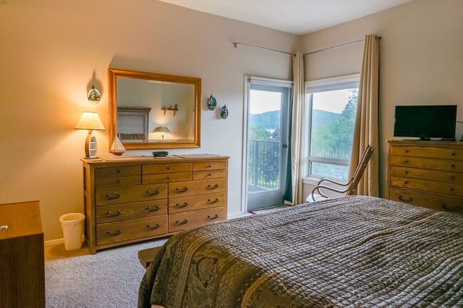 Building Photo - Coeur d'Alene North Condo - Furnished 2 be...