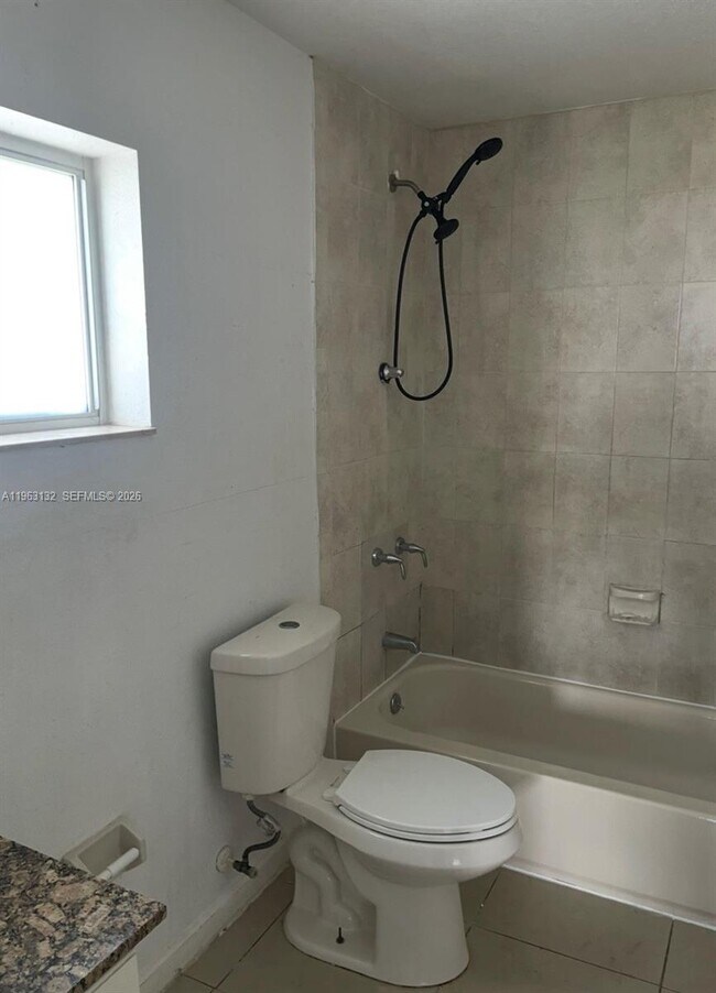 Building Photo - 5501 SW 18th St