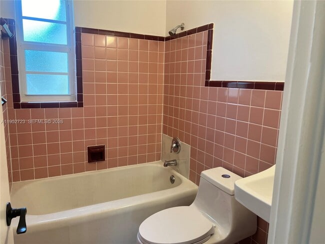 Building Photo - 522 N J St