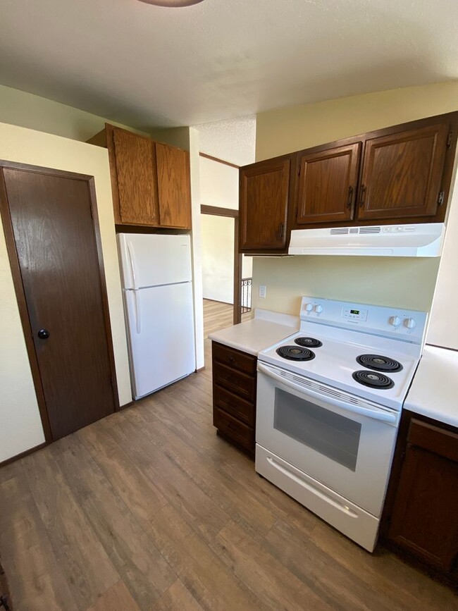 Building Photo - 3bd/1 Ba Rambler in Spanaway