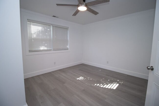 Building Photo - Renovated Historic Columbia Gem: 3-Bed, 2-Bath Home with Modern Updates ~ JUST REDUCED!