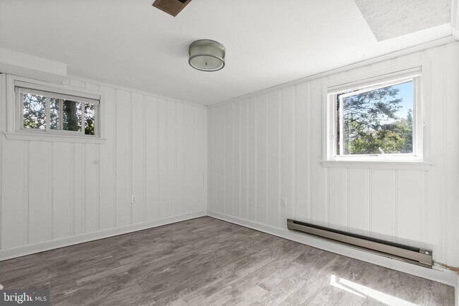 Building Photo - 5900 Osceola Rd