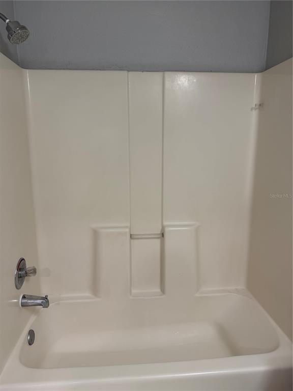 Building Photo - 5467 Vineland Rd