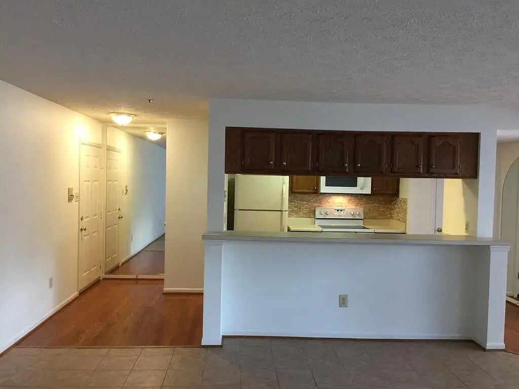 Building Photo - 615 Himes Ave
