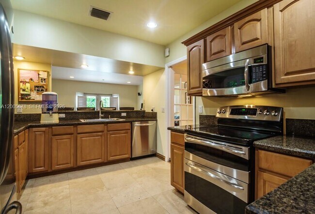 Building Photo - 1237 Aduana Ave