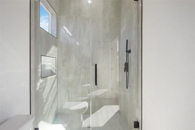 Building Photo - 4533 Bricker St