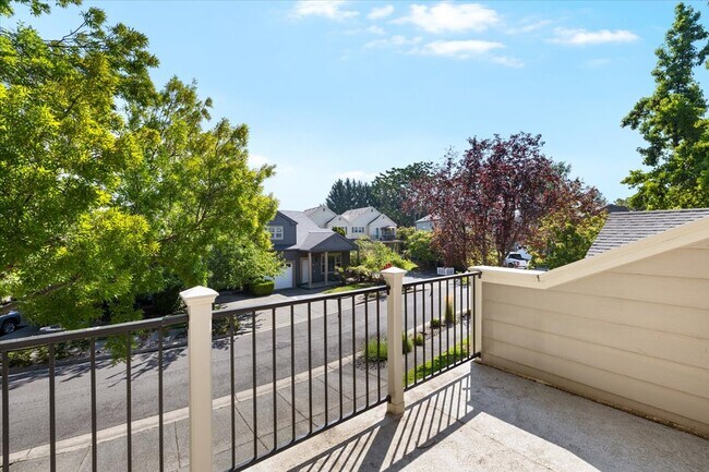Building Photo - 235 Jackson Creek Dr
