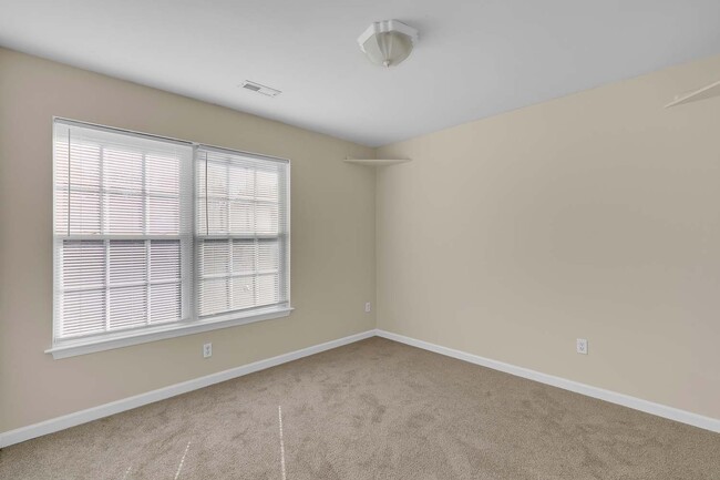 Building Photo - 825 Tahoe Trail