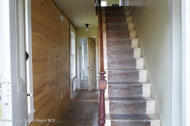 Building Photo - 203 Big Woods Rd