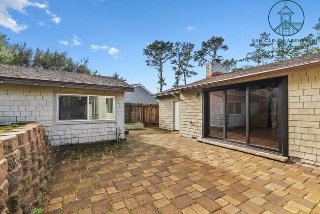 Building Photo - Spacious Three Bedroom Home in Country Club Area of Pebble Beach