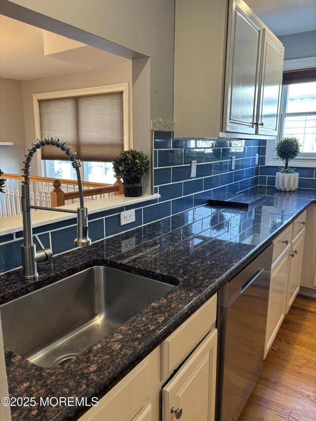 Building Photo - 112 N Broadway